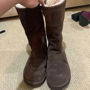 Brown Zip Uggs Size 6